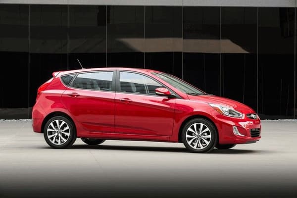 Hyundai Accent 2016.jpg